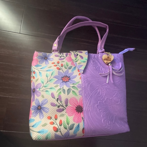 Purse - Picture 1 of 5